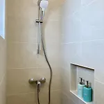 Appartement - Modern With Terrace Views Of Ocean & Sunset *